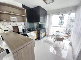 Lindo Apartamento com 5 suítes perto do mar! No melhor lugar de Meia Praia - 1