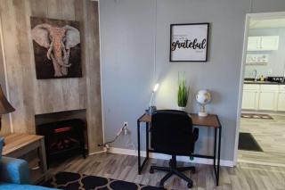 Perfect Combo of Charm & Comfort- 2Bedroom Home - Noblesville - 3