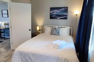 Perfect Combo of Charm & Comfort- 2Bedroom Home - Noblesville - 1