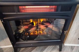 Perfect Combo of Charm & Comfort- 2Bedroom Home - Noblesville - 2