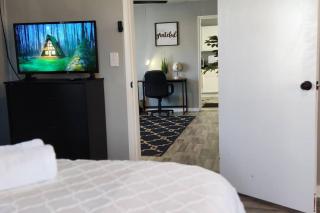 Perfect Combo of Charm & Comfort- 2Bedroom Home - Noblesville - 4