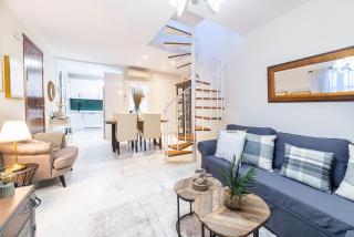 Alohamundi Velarde - 9