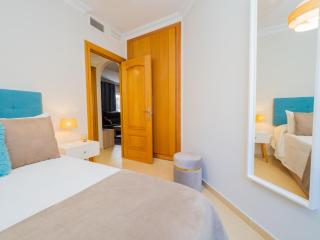 Cubo's Liberty Apartment - 2