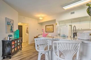 Airy Fort Myers Condo about 4 Mi to Beach! - Fort Myers - 2