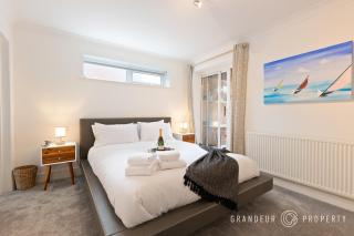 Island Views by Grandeur Property - Poole - 9