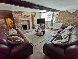 Bengough's Annexe - Berkeley - 8