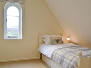 Brookside Cottage - 3