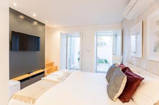 Wonderful Duplex W Private Patio & AC by LovelyStay - Porto - 5