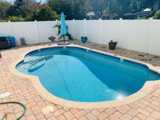 Gulfport 5-5 Pool Free Wi-Fi Parking House - 9