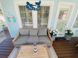 Pass-A-Grille Key West Style Main House Pool BBQ - St Pete Beach - 4