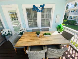 Pass-A-Grille Key West Style Main House Pool BBQ - St Pete Beach - 3