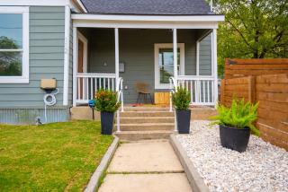 Modern 3 Bed, 2 Bath Home Minutes to Downtown & Alamodome - 7