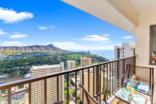 Upscale Penthouse with Ocean Views & Free Parking! - Honolulu - 9