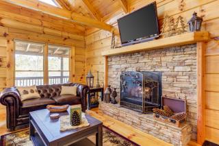 PineHome Cabin - Mineral Bluff - 6