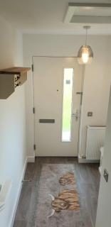 Luxurious First Floor Flat - 4