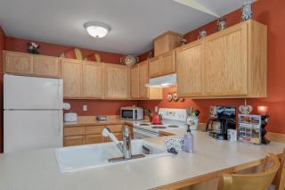 Suite Serenity Condo by NW Comfy Cabins - 5