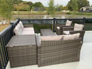 Bay Tree Lodge: Lakeside lodge w/hot tub & cinema surround sound - Woodhall Spa - 7