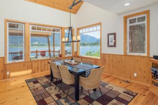 Lazy Bear Lodge by NW Comfy Cabins - 1