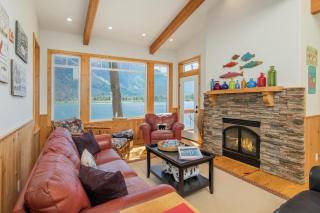 Lazy Bear Lodge by NW Comfy Cabins - 7