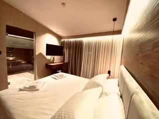 Deluxe Rooms in Blloku Area - 4
