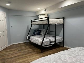 Cozy Home for Family & Friends Gathering - 6