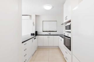 Sundown Lodge 3 - Ocean Views near Noosa Main Beach - 4