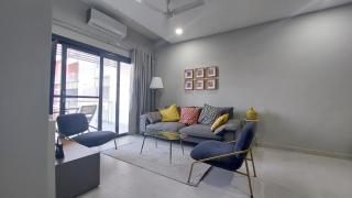 Superbly Modern and Airy Two Bedroom Seaside Apartment with Balcony - Bijilo - 4