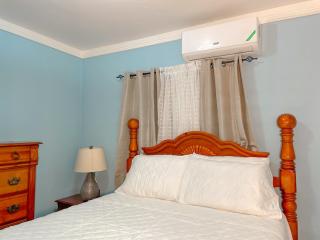 Lola's Tropical Oasis - Montego Bay - 1