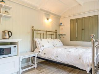 Fig Tree Shepherds Hut - Cottage - 9