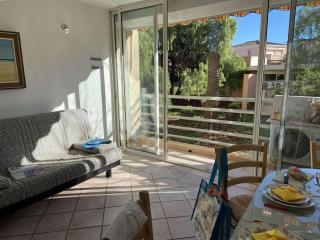 Appartement Climatisé 2 Pièces, 4 Couchages, à Fréjus, Proche Plage et Commerces, Parking Sécurisé - FR-1-226A-122 - Fréjus - 0