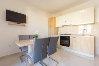 Apartment and Room Bacic - Metajna - 7