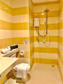 The Luka Guesthouse and Restaurant - Patong - 1