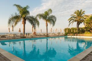 Elegante Appartamento con Piscina - Wi-Fi & Box Privato - San Remo - 0