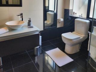 Hartbeespoort Lifestyle Guest House - 4