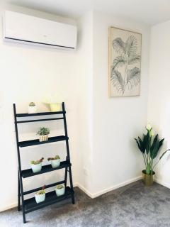 Arena,Railway Station Townhouse with Free car park - Christchurch - 1