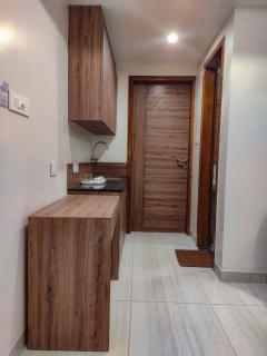 RR Mount Elite Suites - Chennai - 3