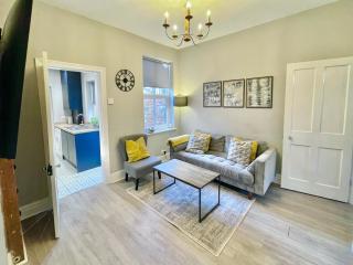 The Balmoral close to the racecourse - 2