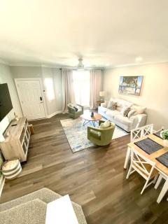 Henderson Haven 4 BR / 3 BA Villa, Steps to Beach - Wrightsville Beach - 7