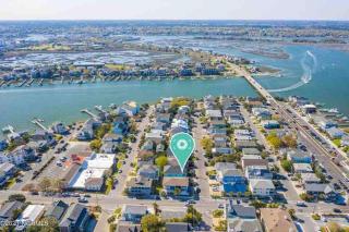 Henderson Haven 4 BR / 3 BA Villa, Steps to Beach - Wrightsville Beach - 3