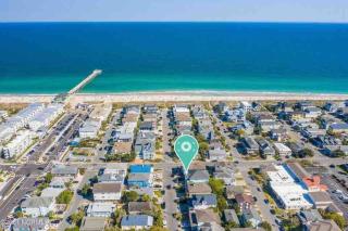 Henderson Haven 4 BR / 3 BA Villa, Steps to Beach - Wrightsville Beach - 2
