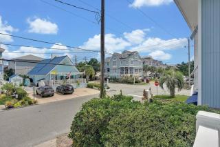 Henderson Haven 4 BR / 3 BA Villa, Steps to Beach - 1
