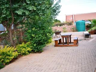 Gaediwe Guesthouse - 1