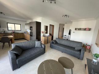 Blue Skies Family Apartment with Terrace - St Paul's Bay - 0
