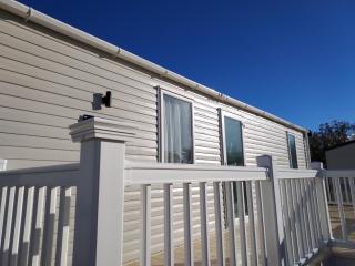 Hoburne Bashley Self-Catering Holiday Home - 4