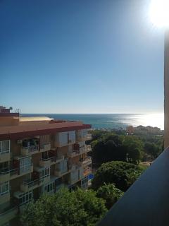 SWEET HOME BENALMADENA, Estudio con vistas al mar y excelente conexion wifi, para NO FUMADORES, con piscinas, Sea views, with swimming pools, completely renovated, ideal for older people, Bright with morning sun, No smoking - Benalmádena - 0