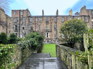 2Bed, Private Garden & Fireplace, Near Water of Leith - 7