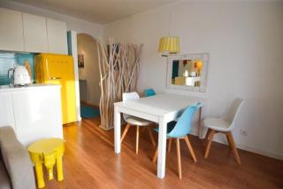 Yellow Submarine on the seafront - Silveira - 8