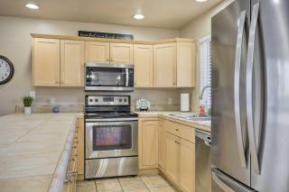 Beautiful St George Condo about 5 Mi to Downtown! - St. George - 2