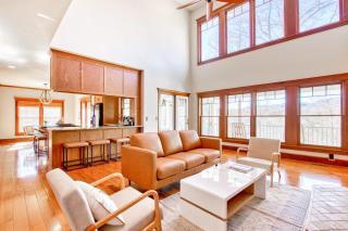 Secluded Lake House - Mill Spring - 2