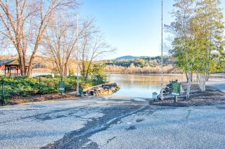 Secluded Lake House - Mill Spring - 3